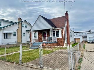 329 18th Street, Dunbar, WV 25064