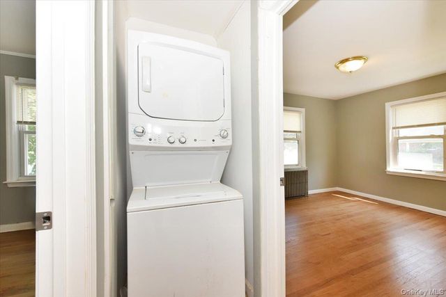 265 S Delaware Avenue, Lindenhurst, NY 11757