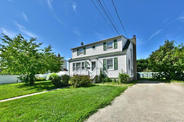 265 S Delaware Avenue, Lindenhurst, NY 11757