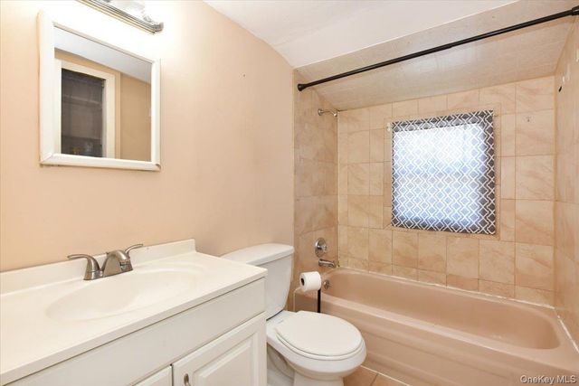 265 S Delaware Avenue, Lindenhurst, NY 11757