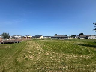 MAPLE VISTA COURT, Seymour, WI 54165