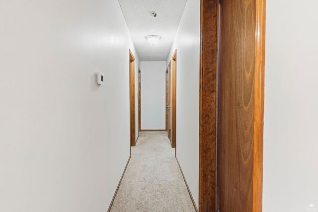 6823 Deer Trail Road, Manhattan, KS 66503