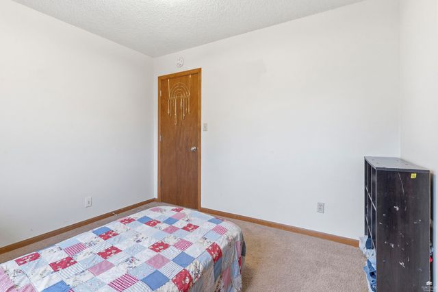 6823 Deer Trail Road, Manhattan, KS 66503