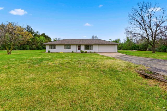 6823 Deer Trail Road, Manhattan, KS 66503