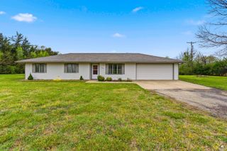 6823 Deer Trail Road, Manhattan, KS 66503