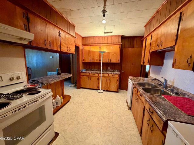 2797 Salem Church Road, Sneads, FL 32460