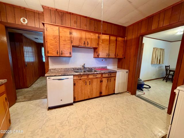 2797 Salem Church Road, Sneads, FL 32460