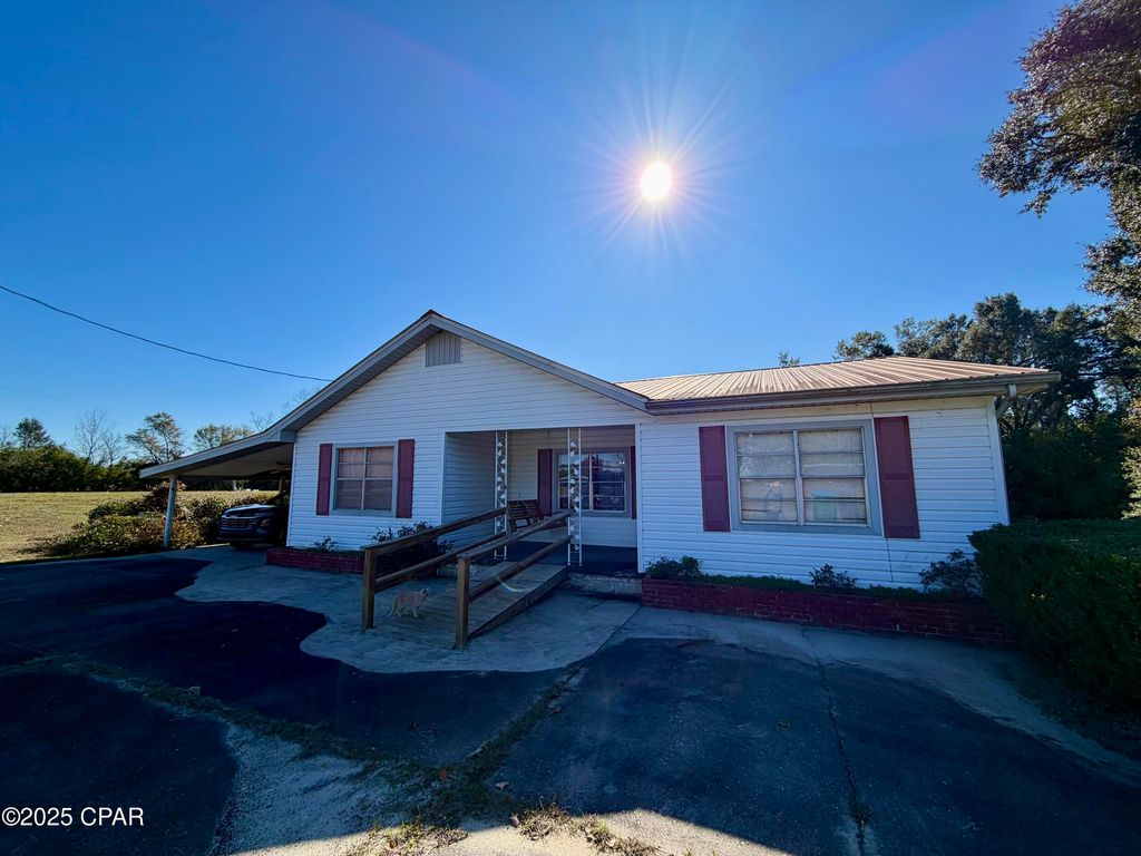 2797 Salem Church Road, Sneads, FL 32460