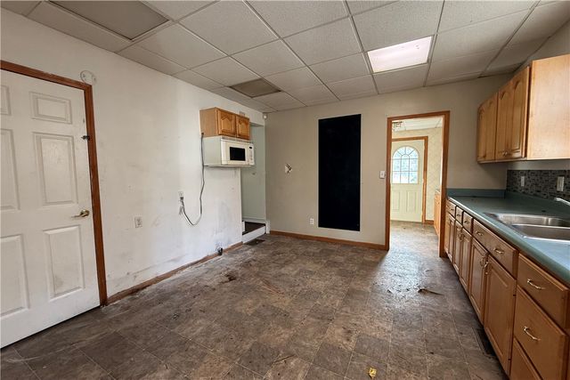 1406 Heinz Ave, Sharon, PA 16146