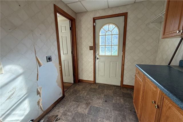 1406 Heinz Ave, Sharon, PA 16146