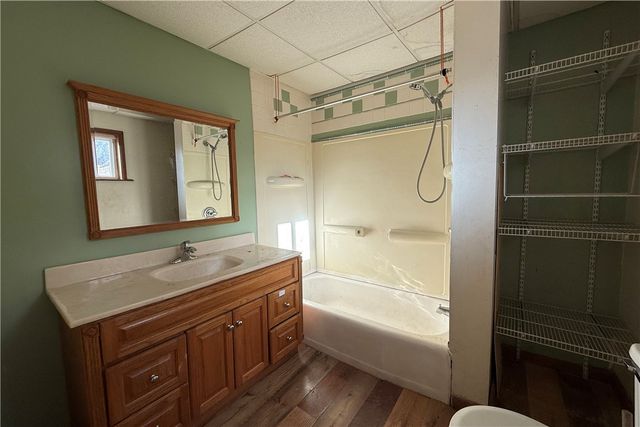 1406 Heinz Ave, Sharon, PA 16146