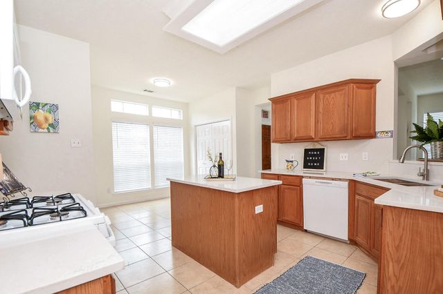 10839 Sycamore Drive N, La Porte, TX 77571