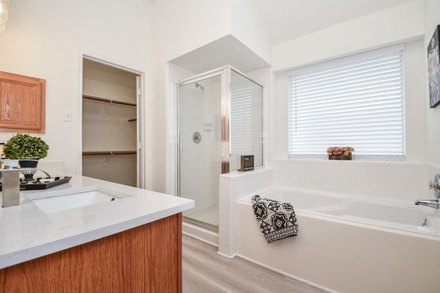 10839 Sycamore Drive N, La Porte, TX 77571