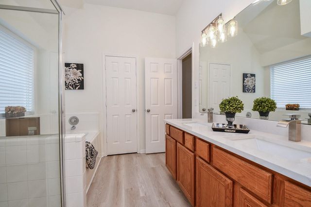 10839 Sycamore Drive N, La Porte, TX 77571