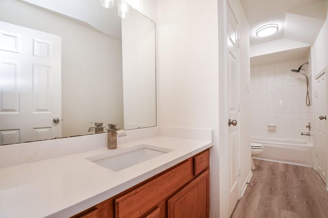 10839 Sycamore Drive N, La Porte, TX 77571