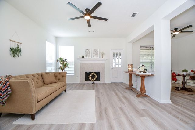 10839 Sycamore Drive N, La Porte, TX 77571