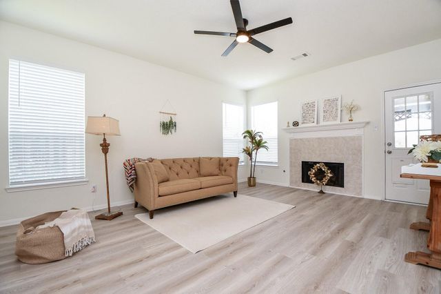 10839 Sycamore Drive N, La Porte, TX 77571