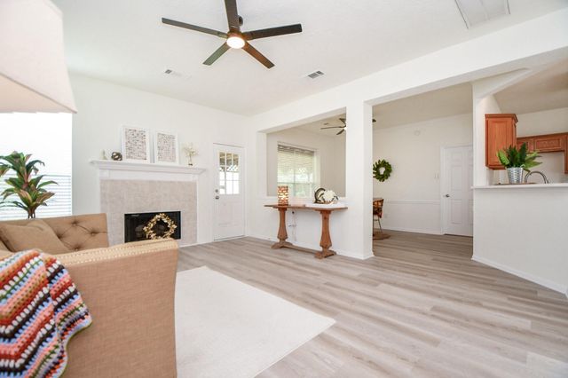 10839 Sycamore Drive N, La Porte, TX 77571