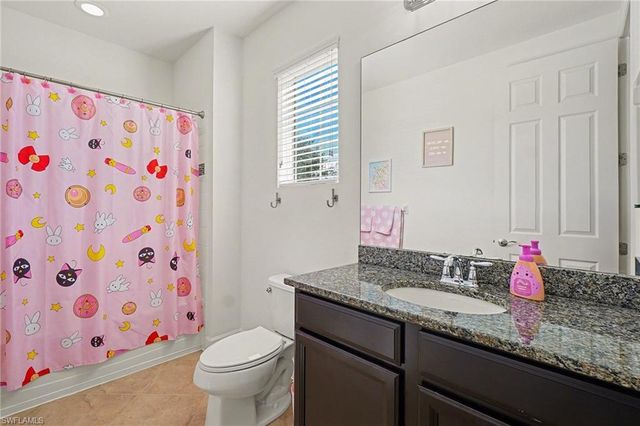 2705 Lambay CT, Cape Coral, FL 33991