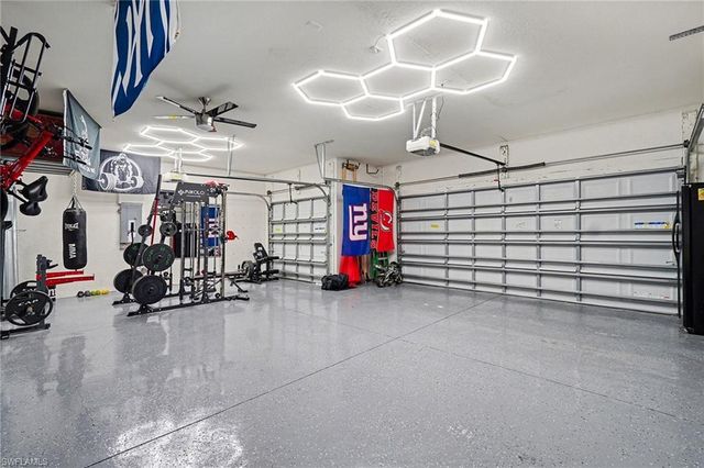 2705 Lambay CT, Cape Coral, FL 33991