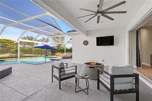 2705 Lambay CT, Cape Coral, FL 33991