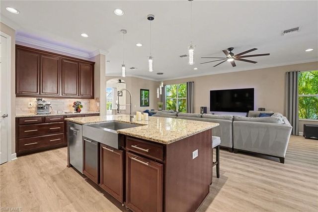 2705 Lambay CT, Cape Coral, FL 33991