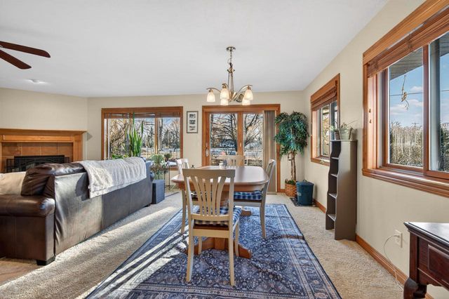 1127 PRINCESS DOVE CIRCLE, De Pere, WI 54115