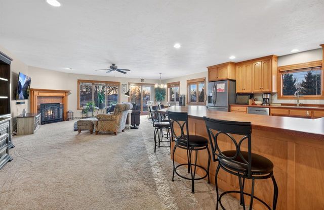 1127 PRINCESS DOVE CIRCLE, De Pere, WI 54115