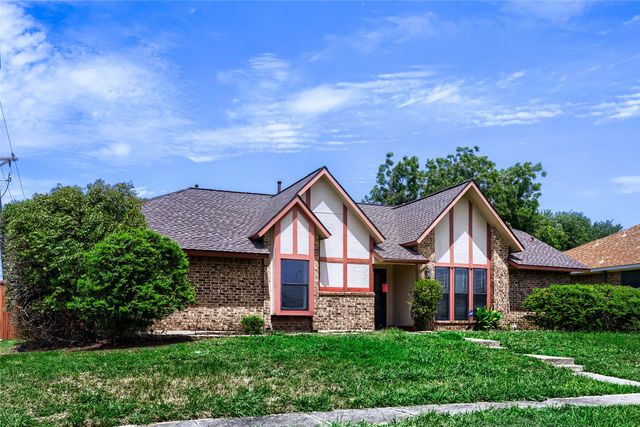 1701 Paxton Drive, Carrollton, TX 75007