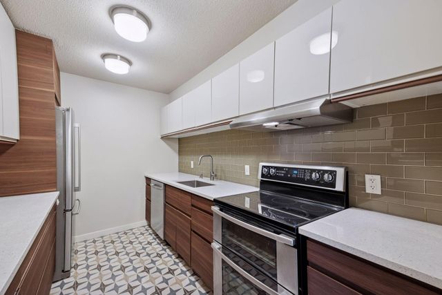 6423 Colony Way 1A, Edina, MN 55435