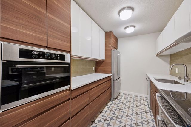 6423 Colony Way 1A, Edina, MN 55435