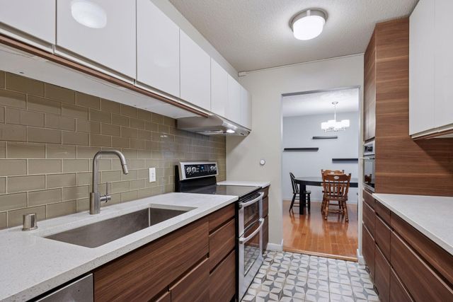 6423 Colony Way 1A, Edina, MN 55435