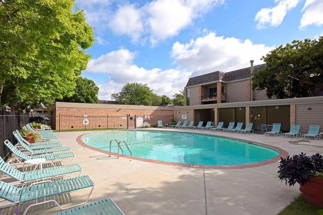 6423 Colony Way 1A, Edina, MN 55435