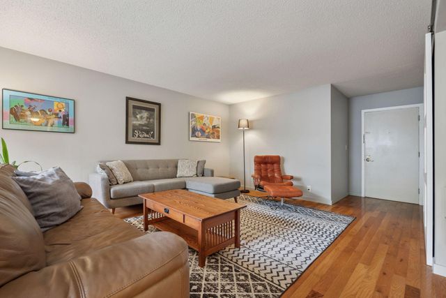 6423 Colony Way 1A, Edina, MN 55435