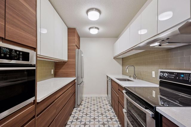 6423 Colony Way 1A, Edina, MN 55435