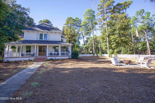 280 W Connecticut Avenue, Southern Pines, NC 28387