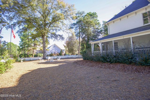 280 W Connecticut Avenue, Southern Pines, NC 28387