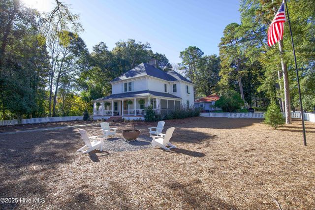 280 W Connecticut Avenue, Southern Pines, NC 28387