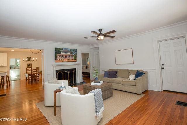 280 W Connecticut Avenue, Southern Pines, NC 28387