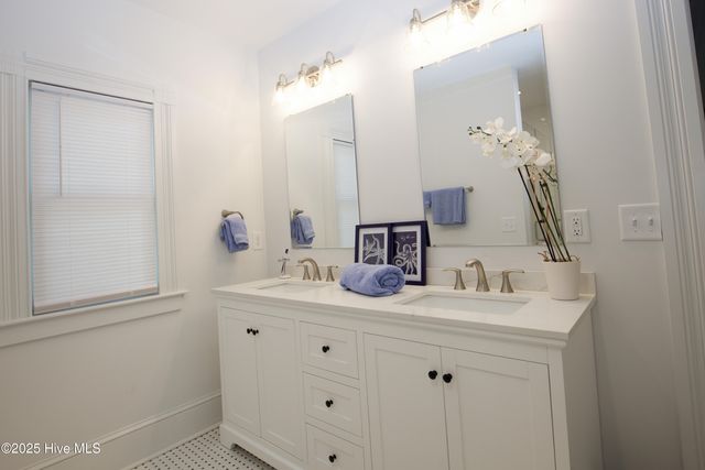 280 W Connecticut Avenue, Southern Pines, NC 28387