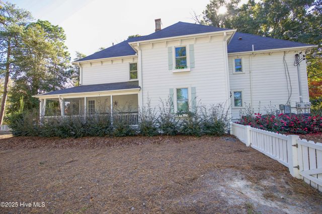 280 W Connecticut Avenue, Southern Pines, NC 28387