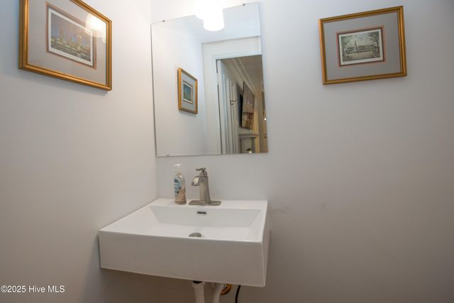 280 W Connecticut Avenue, Southern Pines, NC 28387