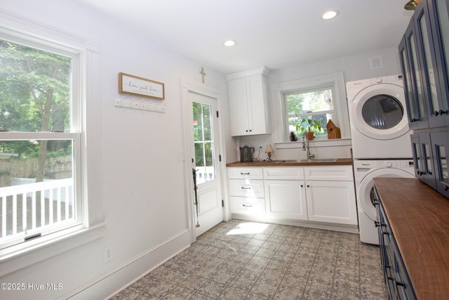 280 W Connecticut Avenue, Southern Pines, NC 28387