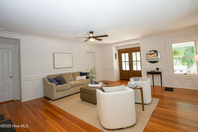 280 W Connecticut Avenue, Southern Pines, NC 28387