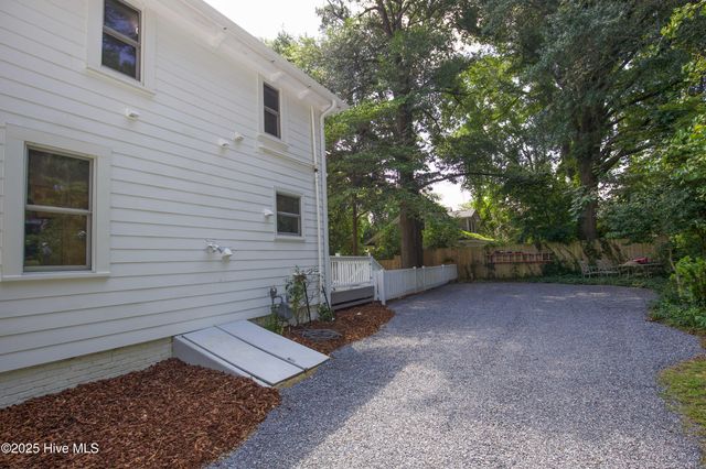280 W Connecticut Avenue, Southern Pines, NC 28387