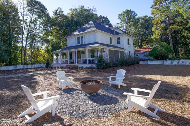 280 W Connecticut Avenue, Southern Pines, NC 28387
