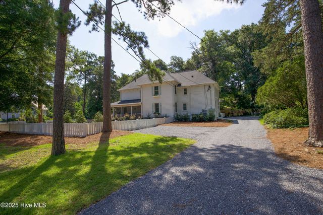 280 W Connecticut Avenue, Southern Pines, NC 28387
