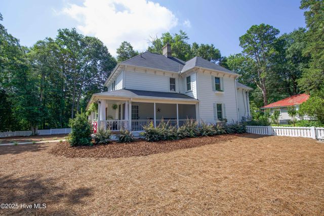 280 W Connecticut Avenue, Southern Pines, NC 28387