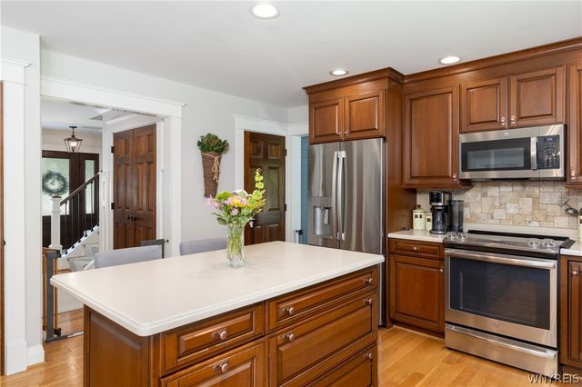 110 Curley Drive, Orchard Park, NY 14127