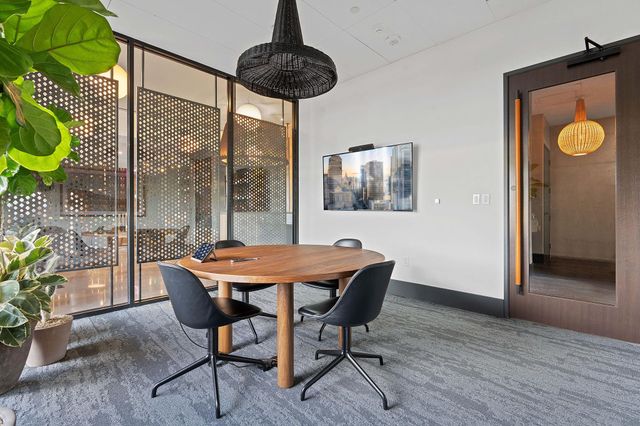 84 East Ave 2007, Austin, TX 78701